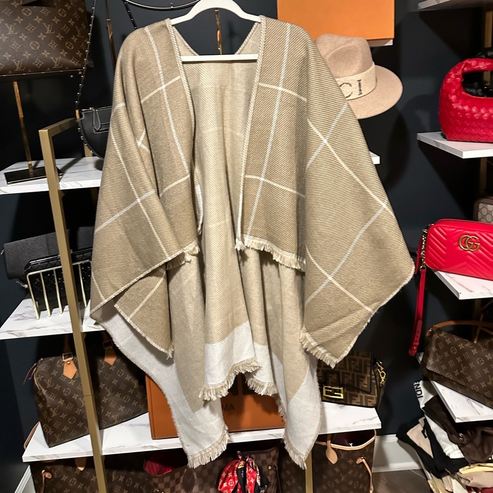 Women’s Brown and White Reversible Shawl